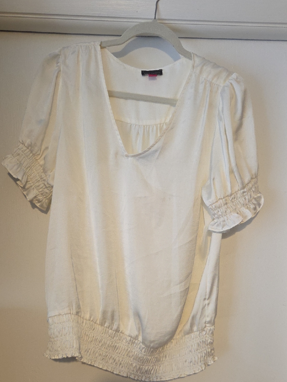 Vince Camuto Cream V-Neck Puff Sleeve Blouse